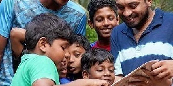 ``சுடானி ஃப்ரம் நைஜீரியா... குடல் அழைக்கும் பசியை மறக்க பந்தாட்டம் பழகினவன் கதை!" - மலையாள கிளாசிக் - 25