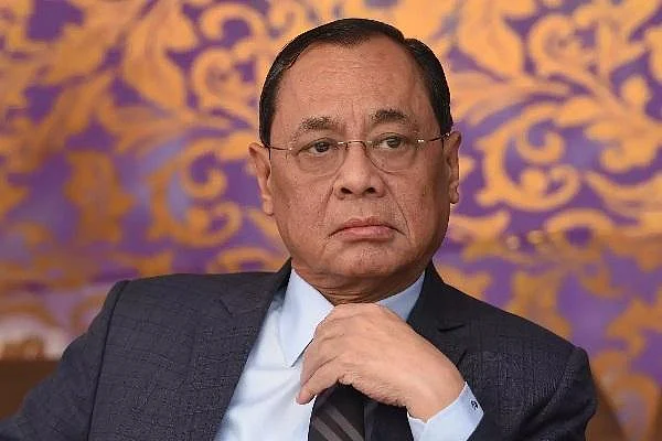 `20 ஆண்டுக்காலம் நேர்மையாகப் பணியாற்றியதற்கான வெகுமதி!' - பாலியல் புகாரை நிராகரித்த தலைமை நீதிபதி