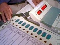 நாங்குநேரியில் 66.35%, விக்கிரவாண்டியில் 84.36! - இடைத்தேர்தல் வாக்குப்பதிவு அப்டேட்