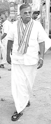 மோடிக்கே ஜே என்றான பிறகு ஜெ. எதற்கு?