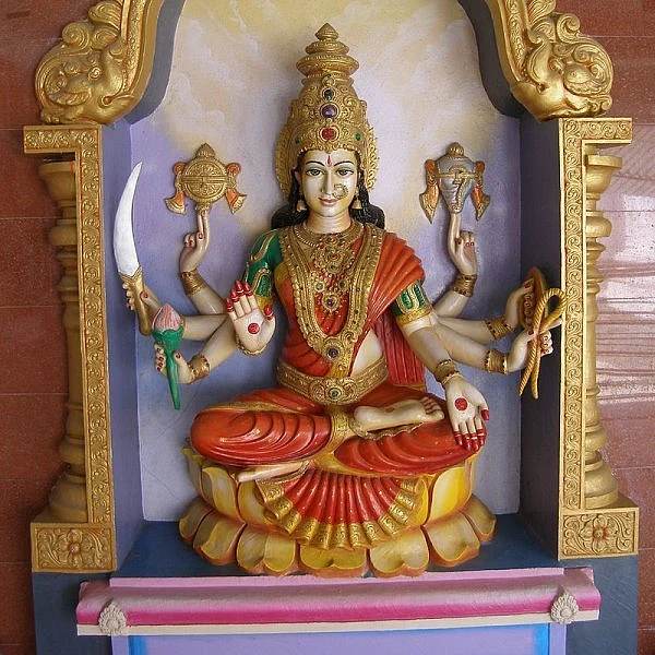 'தைரியலட்சுமி துணையிருந்தால் இழந்ததெல்லாம் மீண்டுவரும்'- விக்ரமாதித்தன் கதை!