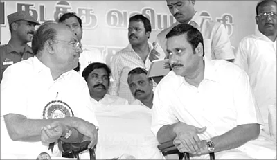 மிஸ்டர் கழுகு: டெசோ...! புஸ்ஸ்ஸ்சோ