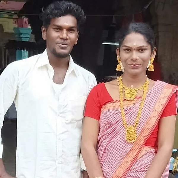 ``இரண்டு பேரும் இந்துதான்... ஆனாலும், கோயில்ல...!?’’ `திருநங்கை’ ஶ்ரீஜா