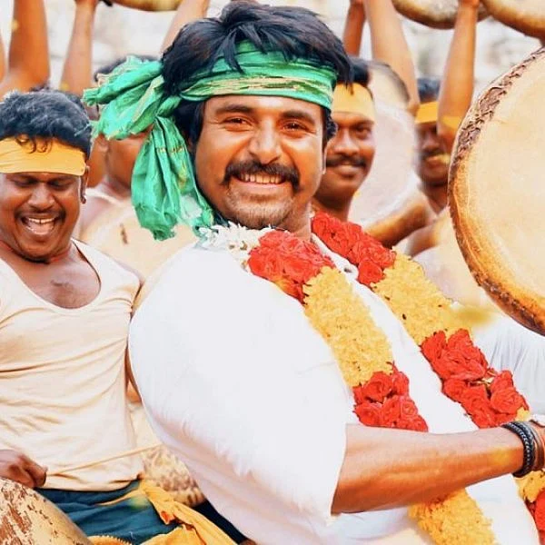 'சீமராஜா' சீக்ரெட்ஸ் - நள்ளிரவில் கண் கலங்கிய சிவகார்த்திகேயன்!