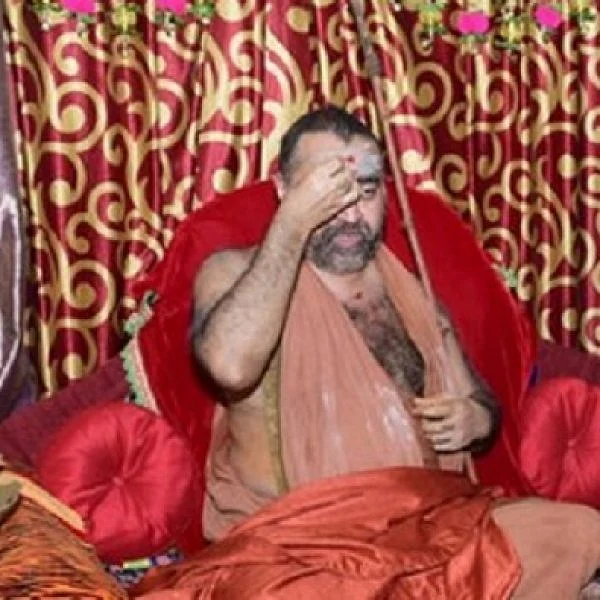 தமிழ்த்தாய் வாழ்த்தை அவமதிப்பதா? - காஞ்சி மடாதிபதிக்குப் புலவர்கள், எழுத்தாளர்கள் கண்டனம்