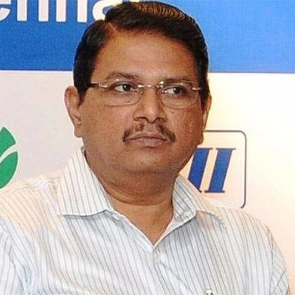 'தினகரன் முதல்வரானால், நான்தான் தலைமைச்செயலாளர்!''- ராம மோகன ராவ் கணக்கு