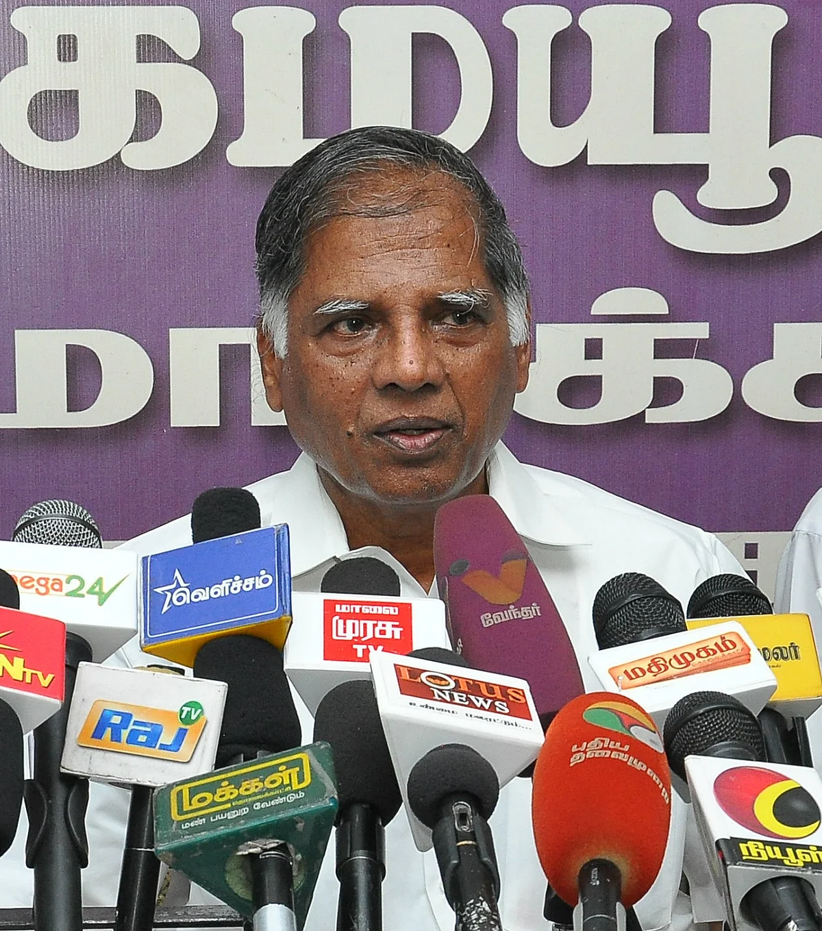 கோக், பெப்சி வேண்டும்; சீமைக்கருவேல மரங்கள் வேண்டாமா? சீறும் ராமகிருஷ்ணன்
