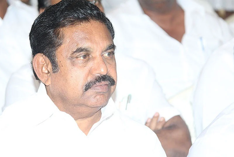 இருபது குடும்பங்களுக்கு முதல்வர் பழனிசாமி நிவாரண உதவி!
