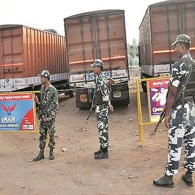 திருப்பூரில் பிடிபட்ட ரூ. 570 கோடி பணம் கோவை கொண்டு செல்லப்பட்டது!
