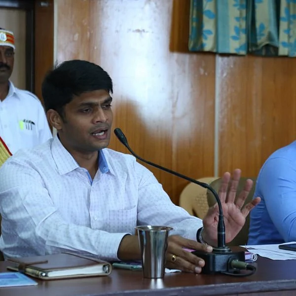 ஆட்சியர் சந்தீப் நந்தூரி