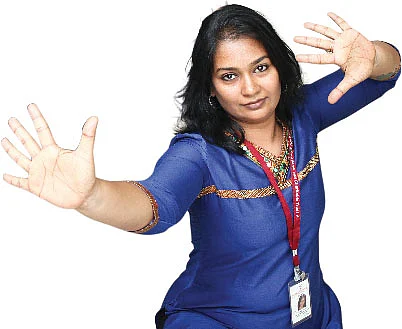அசத்தும் ஆதிரா!