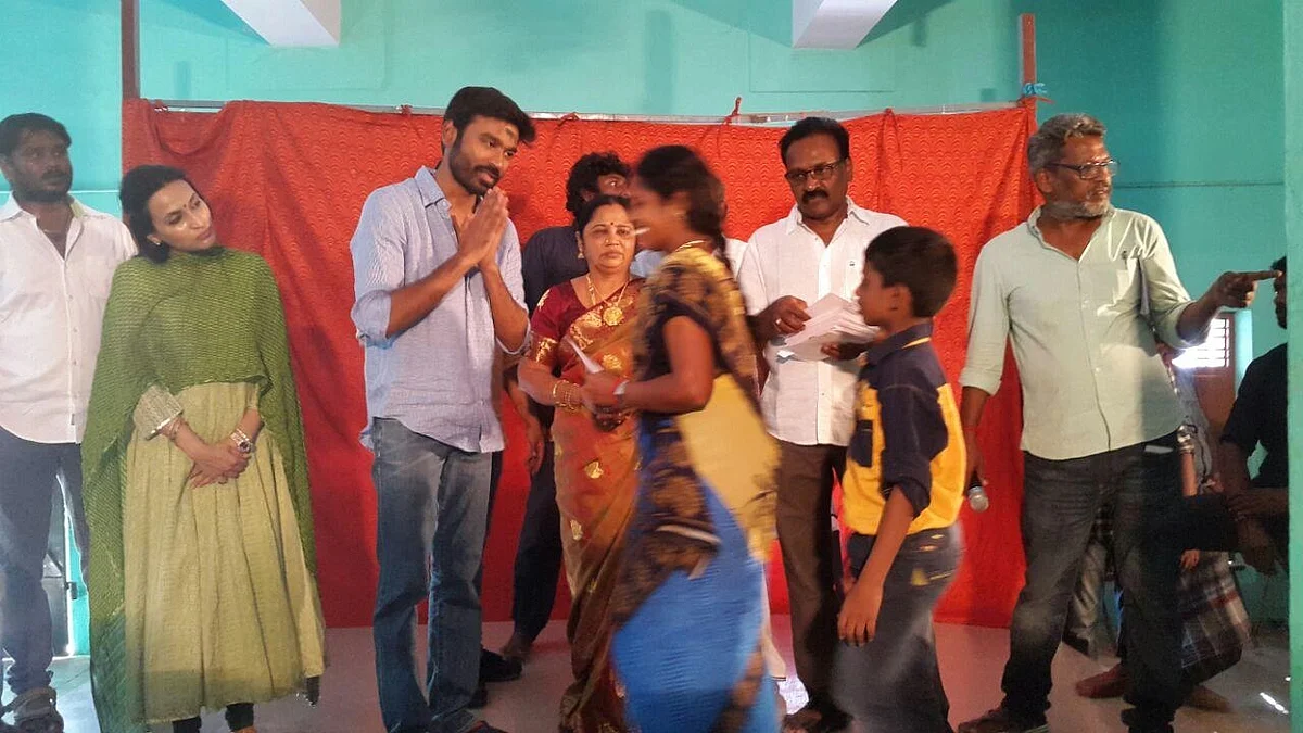 125 விவசாய குடும்பங்களுக்கு தலா 50 ஆயிரம் ரூபாய் ! - நெகிழ வைத்த தனுஷ்!