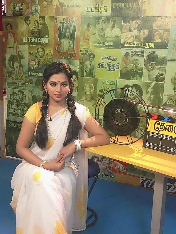 ``14 வருட அனுபவம்... பெர்சனல்னாலே பதறுது!" - `அருந்ததி' அகிலா