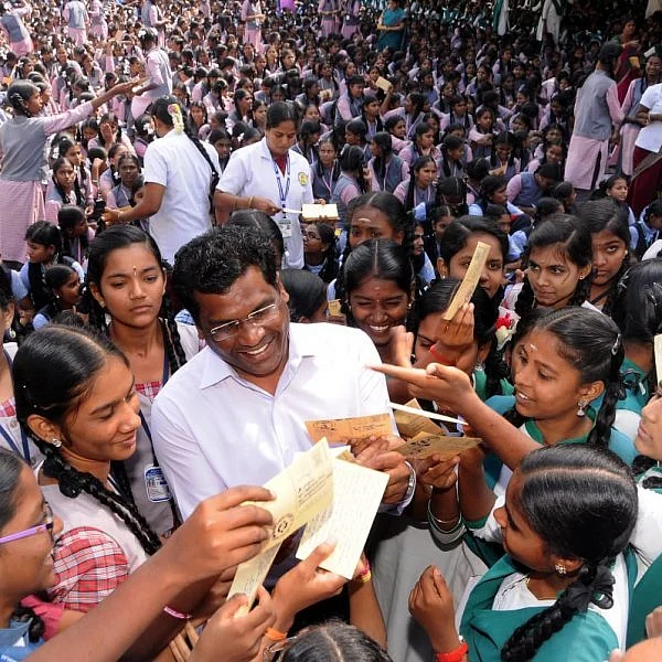 பெண்குழந்தைகள் பாதுகாப்பு;திருவண்ணாமலை மாவட்டத்துக்கு விருது - அசத்திய கலெக்டர்!