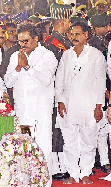 சசிகலா ஜாதகம் - 68 - நடராசன் ராஜினாமாவும் திருநாவுக்கரசர் பல்டியும்!