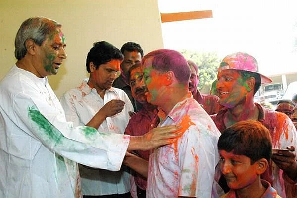 பணிந்தது ஃபானி... அங்கே நவீன் இருக்கிறார்!