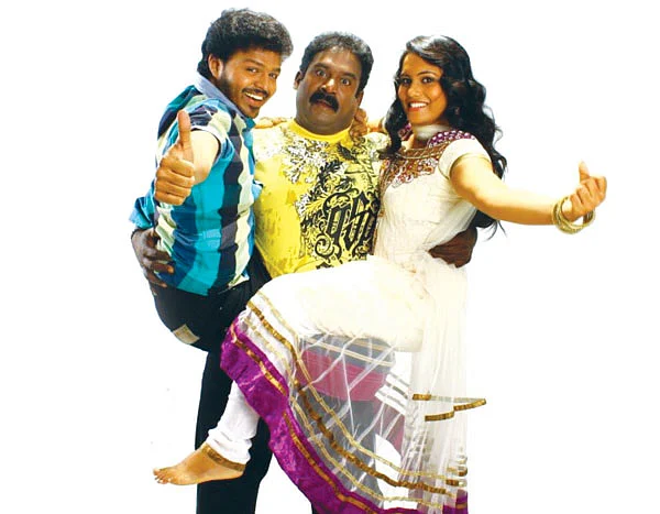 தனுஷ் எனக்கு ரெண்டு சங்கிலி போட்டார்!