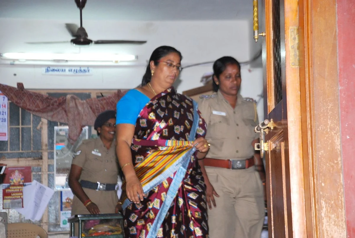 `கற்பனை அல்ல; செல்லதுரை பின்னணி அப்படிப்பட்டது' - நிர்மலா தேவி விவகாரத்தில் எச்சரிக்கும் ராமதாஸ்