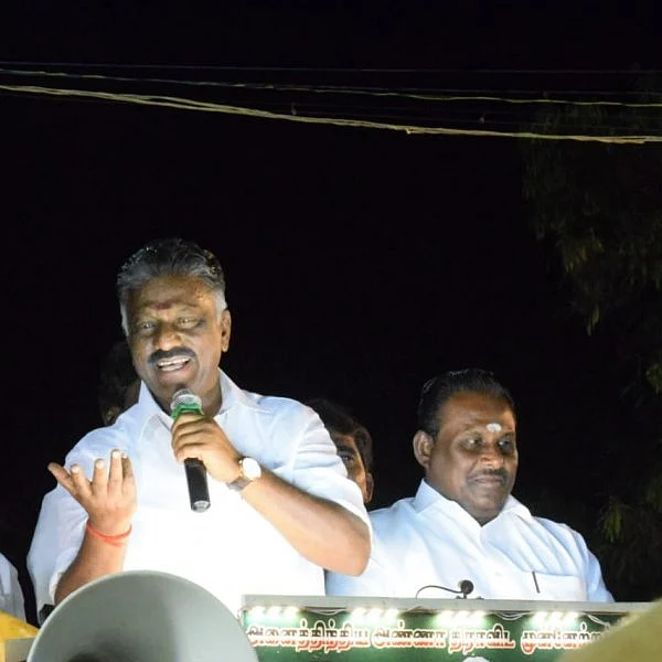 தூத்துக்குடி பிரசாரத்தில் ஸ்டெர்லைட் பற்றி பேசாத துணை முதல்வர்! - அதிருப்தியில் மக்கள்