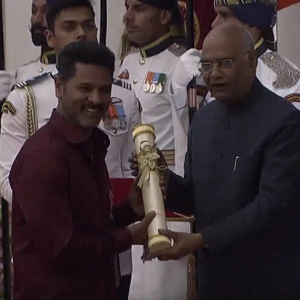 பிரபுதேவா, மோகன்லால் உட்பட 56 பேருக்கு பத்ம விருதுகள்! - குடியரசுத் தலைவர் வழங்கினார்