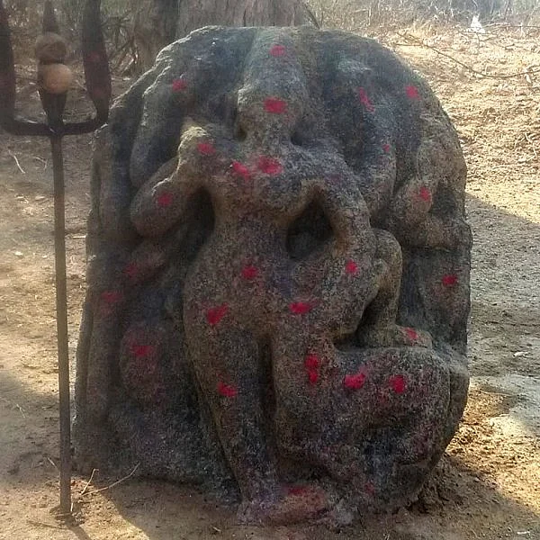 கி.பி.10-ம் நூற்றாண்டு `கொற்றவை' சிலை கண்டுபிடிப்பு!- பெண்கள் மட்டுமே பூஜை செய்வார்கள்