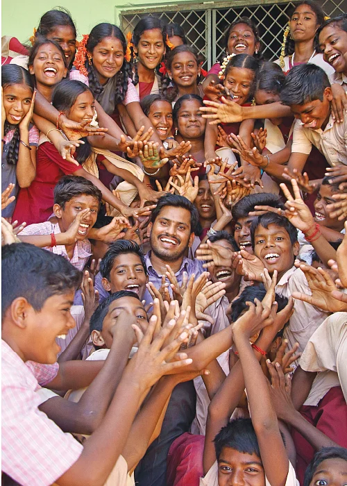 “பகவான் சார் இருந்தாதான் படிப்போம்!” - பாசத்துக்குரிய நல்லாசிரியர்