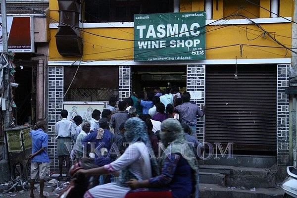 `ரூ.20,000 கொண்டு வந்தீங்களா சூப்பர்வைசர்?' - ஓப்பனாகக் கேட்ட டாஸ்மாக் மேலாளருக்கு நேர்ந்த கதி