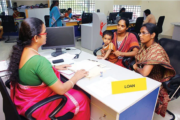 ஹோம் பட்ஜெட் : கடன் வாங்கும் தகுதியை பெண்கள் உயர்த்திக் கொள்வது எப்படி?