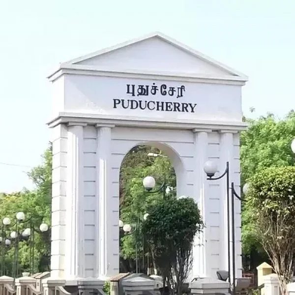 புதுச்சேரியைக் கலங்கடித்த ரவுடிகள் கொலை வழக்கில் 5 பேர் கைது!