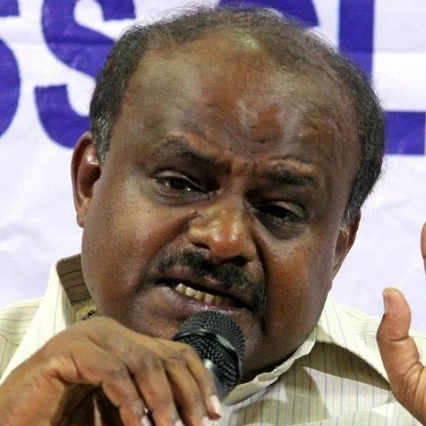 கேரளாவுக்கு 10 கோடி ரூபாய் நிவாரண உதவி அறிவித்த கர்நாடக முதல்வர் குமாரசாமி..!