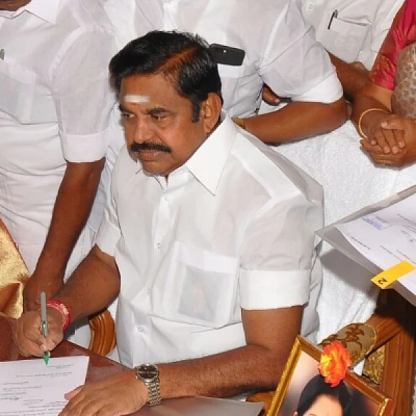 சசிகலாவை எடப்பாடி பழனிசாமி சந்திக்காதது ஏன்? பரபர பின்னணி #VikatanExclusive