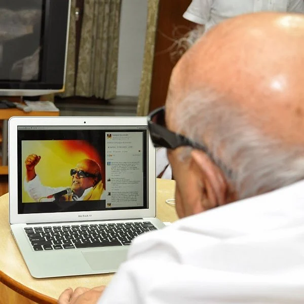 "ஃபேஸ்புக் போஸ்ட்டுக்கு 200 ரூபாய் எனக் கிளப்பிவிட்டது யார்?’’ தி.மு.க. ஐ.டி. விங் பதில்