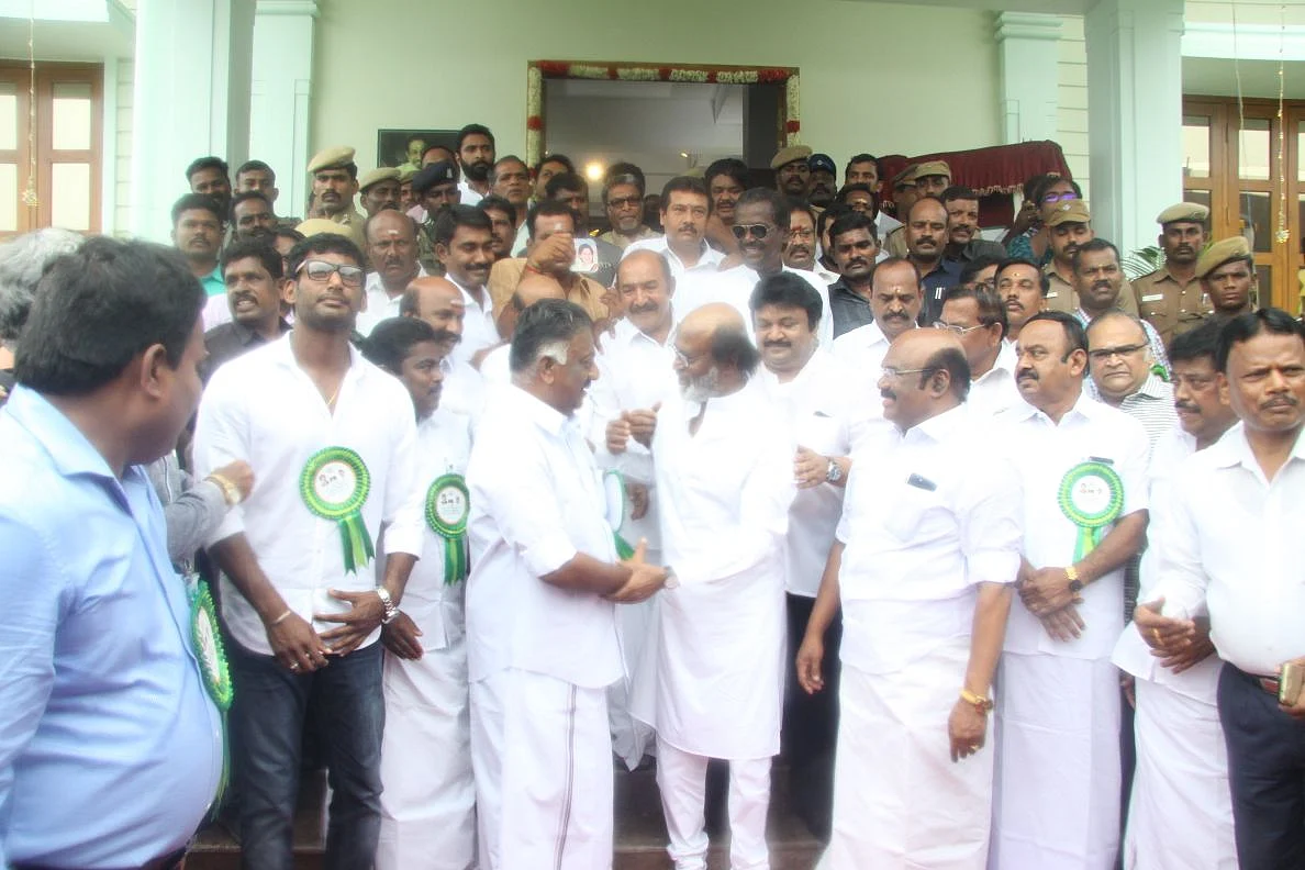 ’கலைஞர் கருணாநிதியின் பெயரைச் சேருங்கள்!’ - சிவாஜி மணிமண்டபம் திறப்பு விழாவில் பிரபு வைத்த கோரிக்கை