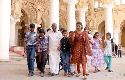 ஒரே ஒரு ஊரிலே...