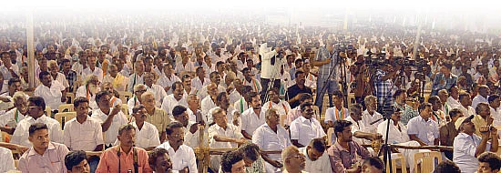 சம்பாதித்துவிட்டுத்தான் அரசியலுக்கு வந்துள்ளேன்.. சிலரைப்போல அல்ல!