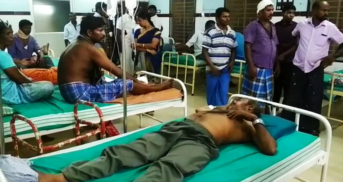 கன்னியாகுமரி அருகே கத்தி, கம்புகளுடன் மோதிக்கொண்ட அரசியல் கட்சியினர்! - பா.ஜ.க-வினருக்கு கத்திக் குத்து