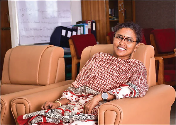 என் உலகம் சுவாரஸ்யமானது! - அமுதா ஐ.ஏ.எஸ்