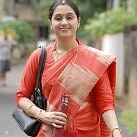 இப்போதான் சந்தோஷமா இருக்கேன் - ஸ்கூல் டீச்சர் ஆன தேவயானி!