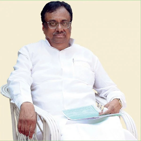 அ.தி.மு.க-வில் அமைச்சர்கள் அனைவருமே கோமாளிகள்!
