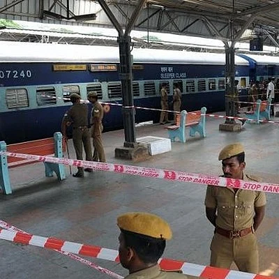 சிக்கினர் சென்ட்ரல் குண்டுவெடிப்புத் தீவிரவாதிகள்! திகில் தருணங்கள்
