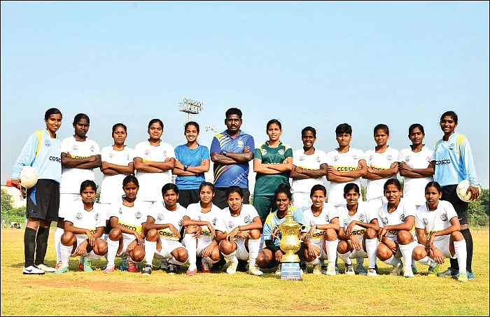 கோலியாத்தை வீழ்த்திய கில்லிகள்!