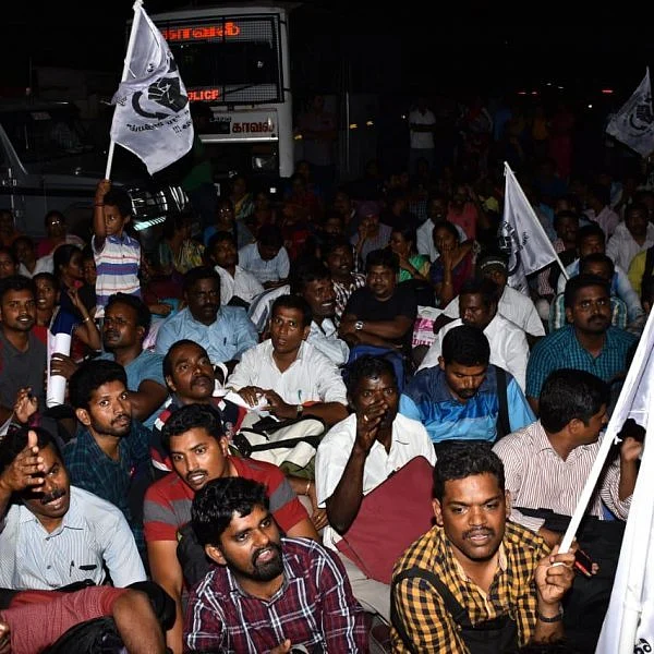`சம வேலை; சம ஊதியம் -அதுவரை உண்ணாநிலைப் போராட்டம்!’ -இடைநிலை ஆசிரியர்கள் உறுதி