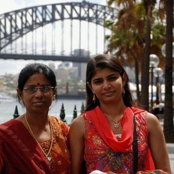`பொது இடத்துல நின்னு எதிர்ப்பைத் தெரிவிக்கணும்னு நினைக்கிறா!'- மகள் குறித்து சின்மயி அம்மா
