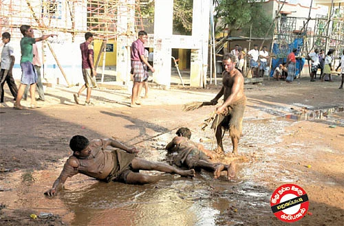 யாரா இருந்தாலும் வெளக்குமாறால அடிப்போம்!