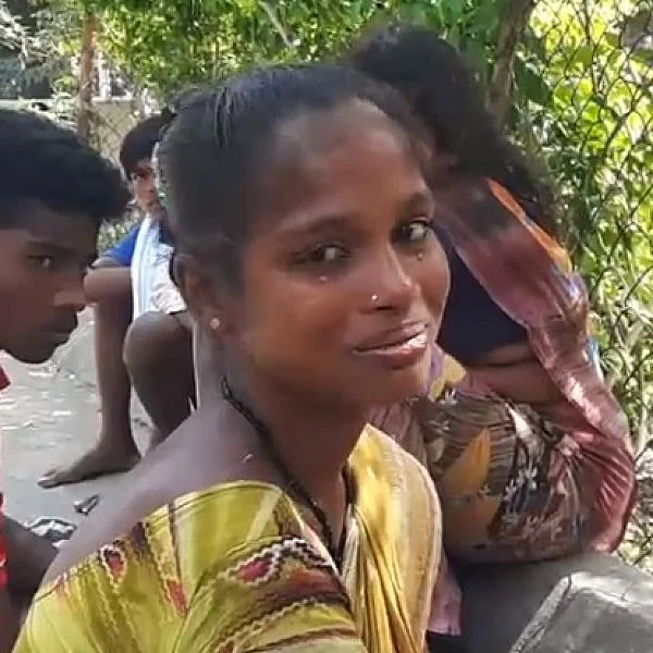 `அந்த வலி என் மகள் தொலைந்தபோதுதான் எனக்குத் தெரிந்தது!' - கண்கலங்கிய ஹரிணியின் தாய்