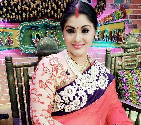 `ஒருநாள் மட்டும் அம்மாவைப் பெருமைப்படுத்துறது மேலைநாட்டு கலாசாரம்!' - சுதா சந்திரன்