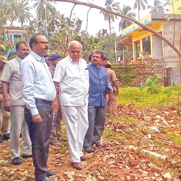 கவர்னரை ஏமாற்றிய அதிகாரிகள்!