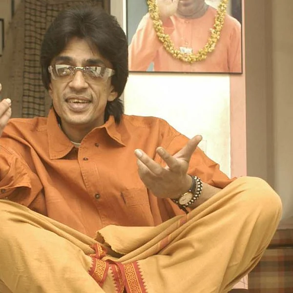 ``அந்த சீனுக்குக் கண்ணாடி டம்ளரை உடைச்சுட்டு பேஸ் வாய்ஸ்ல பேசுனார் பாருங்க..!’’ - ரகுவரன் குறித்து சுரேஷ் கிருஷ்ணா
