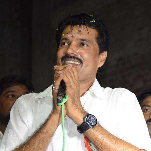 `தினகரன் கட்சியில் சேர்ந்த ரஞ்சித்துக்கு எங்களை விமர்சிக்கத் தகுதியில்லை!’ - பா.ம.க பிரசாரக் குழுத் தலைவர்