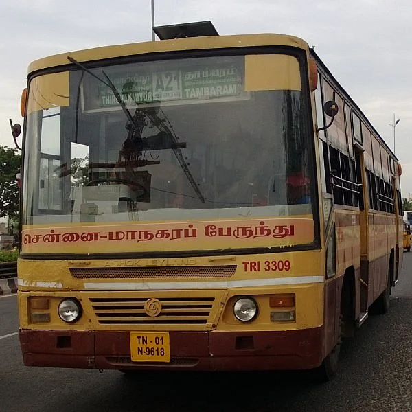 `டிக்கெட் கட்டணம் உயர்த்தியும் பலன் இல்லை!’ - இயக்கத்தை நிறுத்திய 300 பேருந்துகள்
